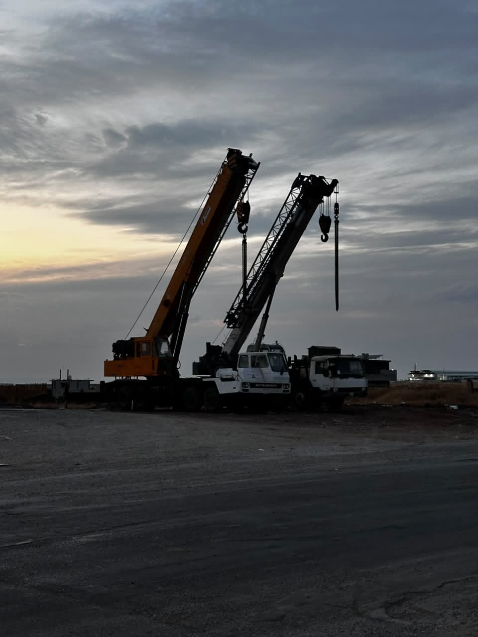 King Lifting mobile cranes on site in Syria